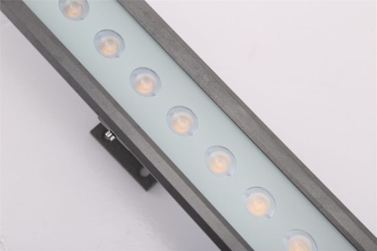 Popular IP65 Impermeable 18W 24W LED al aire libre LED de la pared decorativa